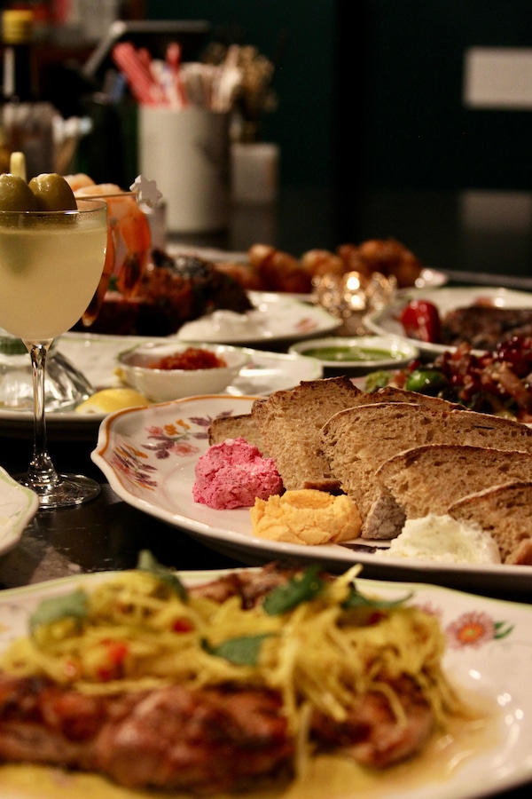 food, tableware, ingredient, dishware, plate, serveware