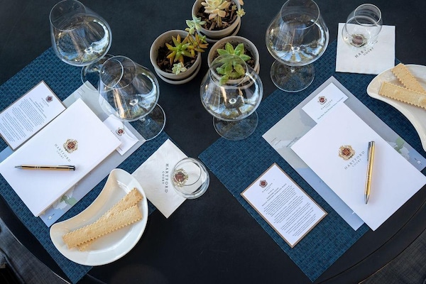 tableware, serveware, drinkware, dishware, plate, glass