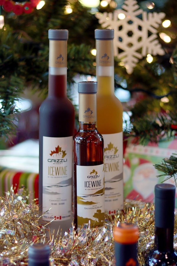 liqueur, drink, bottle, alcoholic beverage, distilled beverage, alcohol