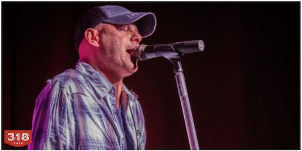 audio equipment, electronic device, performing arts, entertainment, performance, microphone