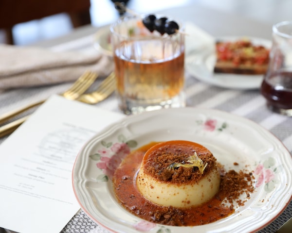food, tableware, serveware, ingredient, dishware, plate