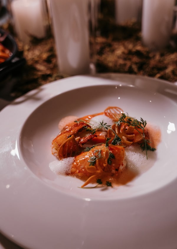 food, tableware, ingredient, dishware, serveware, plate