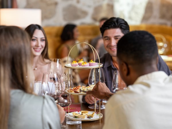 tableware, drinkware, food, stemware, wine glass, event