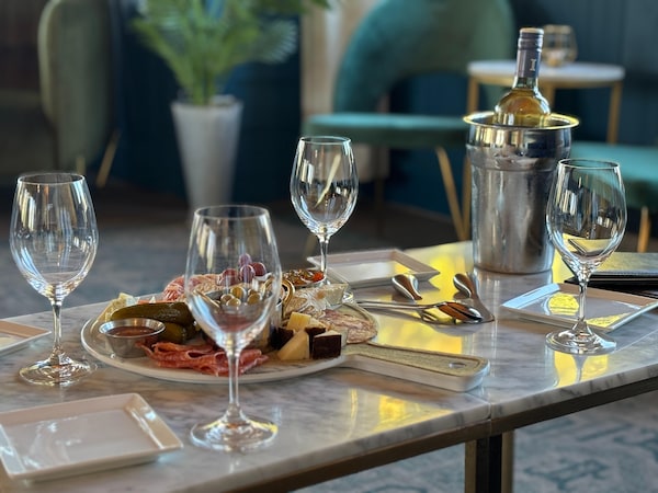 tableware, stemware, drinkware, serveware, table, furniture