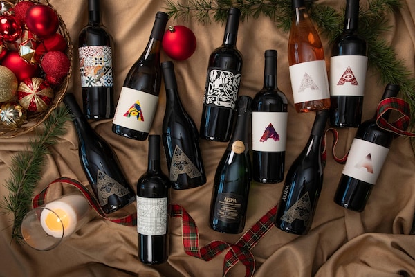 bottle, glass bottle, alcoholic drink, wine bottle, alcohol, liquid