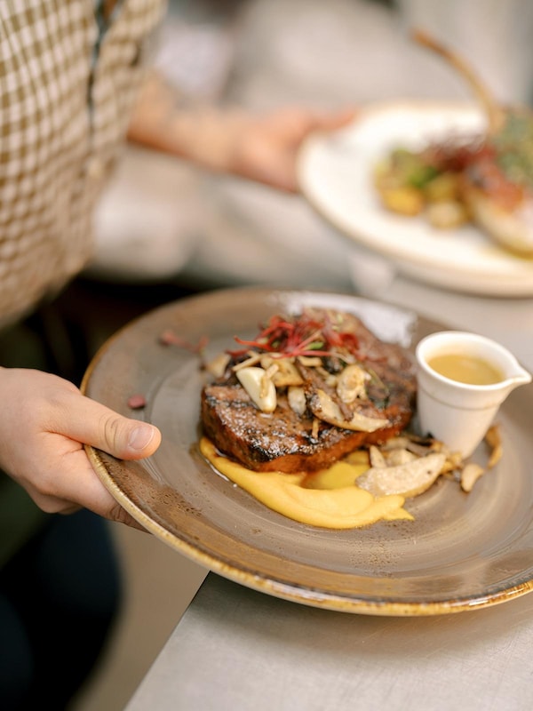 food, tableware, ingredient, dishware, plate, serveware