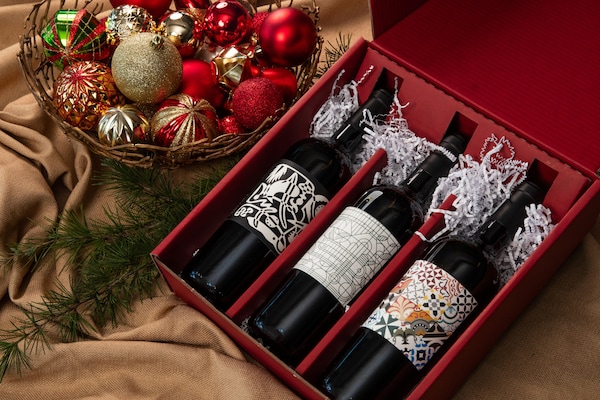 bottle, red, alcoholic drink, glass bottle, alcohol, wine bottle