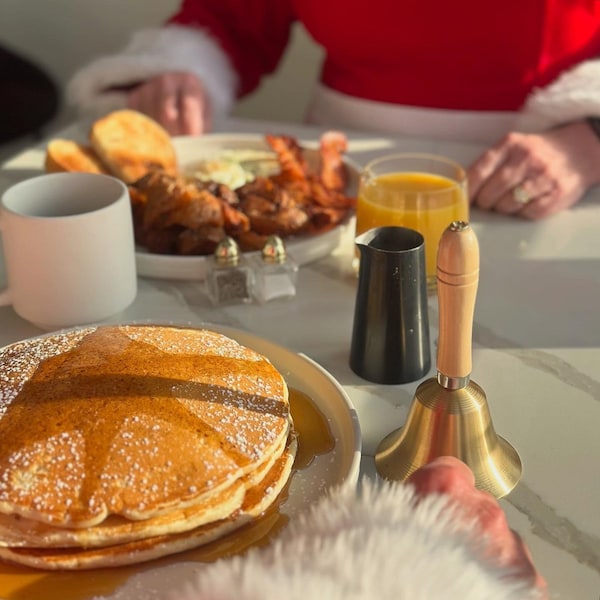 food, tableware, ingredient, table, serveware, furniture