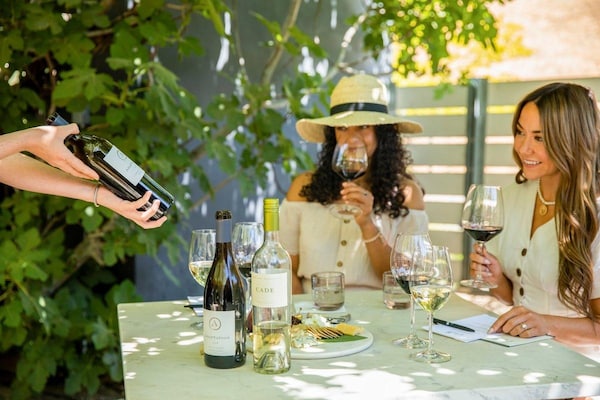 alcoholic drink, drinkware, tableware, wine, liquor, bottle
