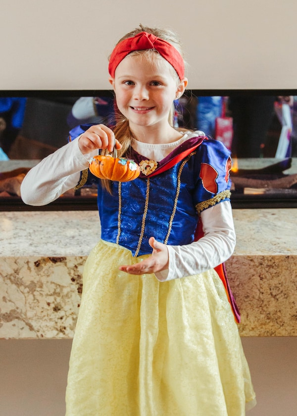 smile, dress, sleeve, headgear, happy, glove