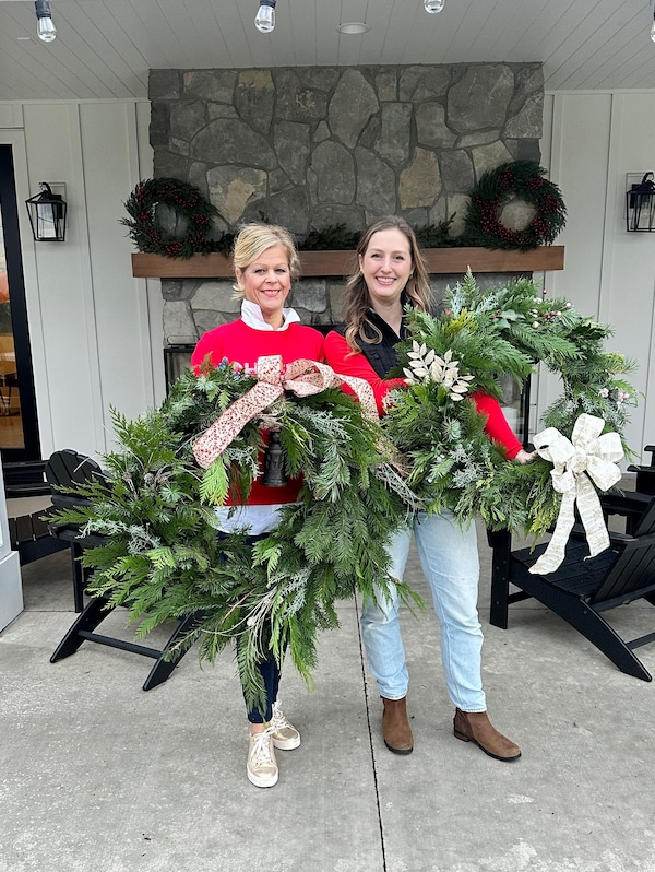 smile, happiness, holiday, christmas decoration, floral design, christmas day