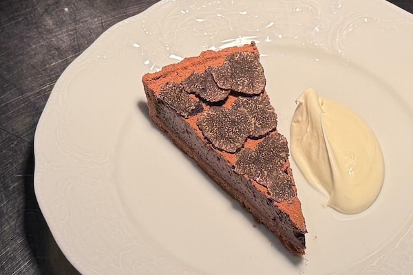 food, cake, ingredient, dessert, flourless chocolate cake, tableware
