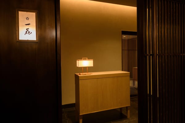 wood, fixture, building, wall, amber, flooring
