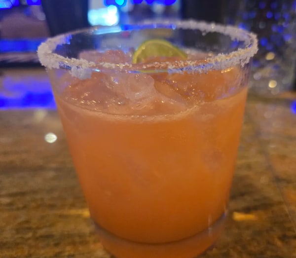 alcoholic drink, tableware, classic cocktail, cocktail, juice, liquor