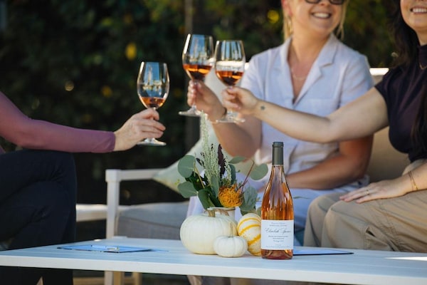 drinkware, tableware, stemware, alcoholic drink, wine glass, event