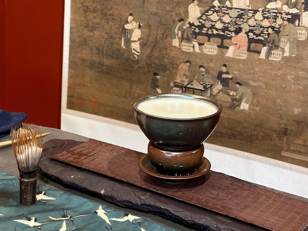 tableware, serveware, porcelain, dishware, ceramic, pottery