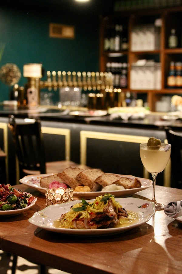 food, tableware, serveware, dishware, drinkware, ingredient