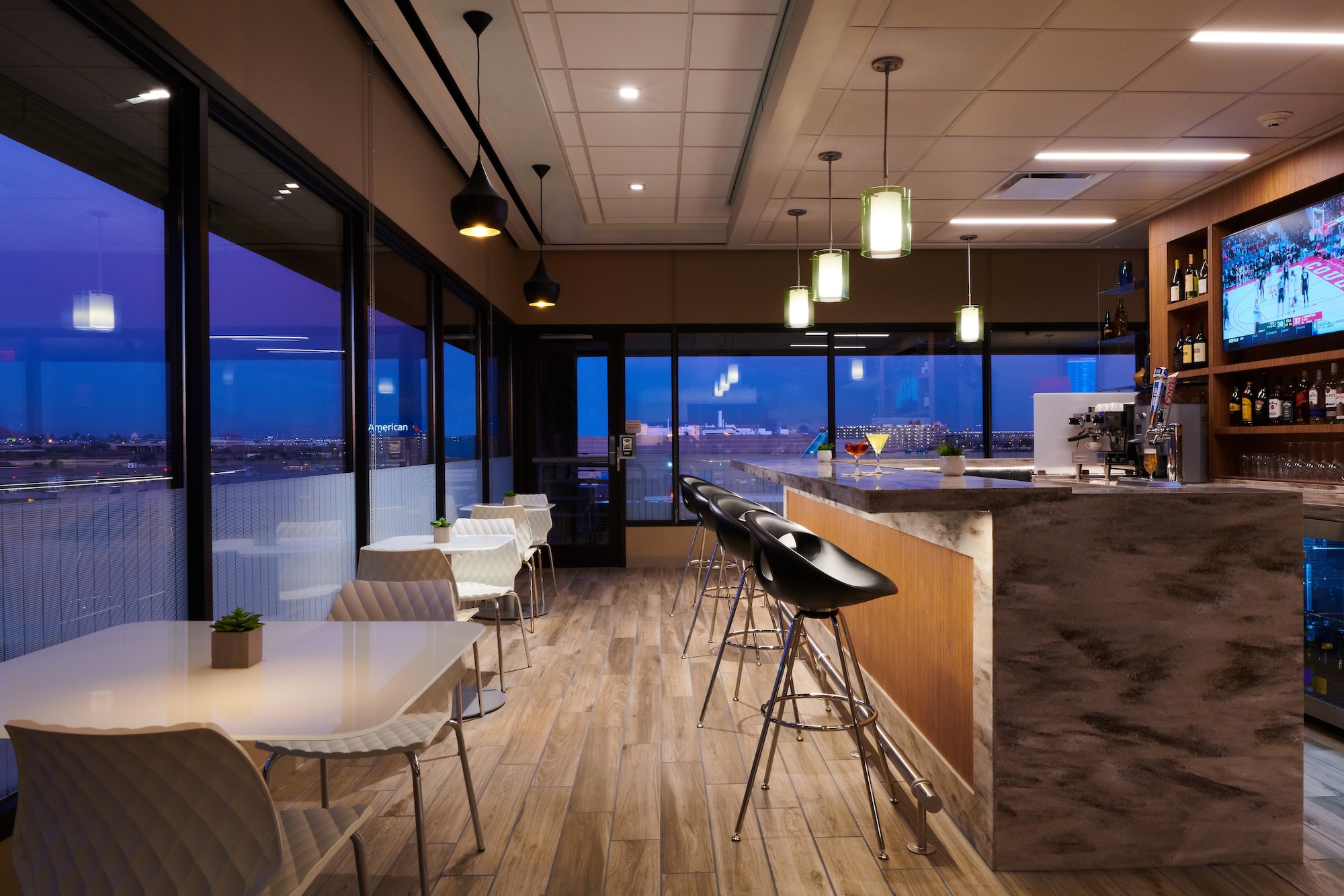 #5 of 5 images of Escape Lounges