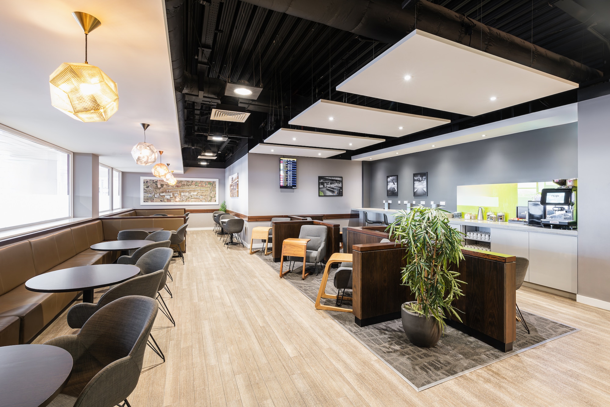 #5 of 5 images of Escape Lounges