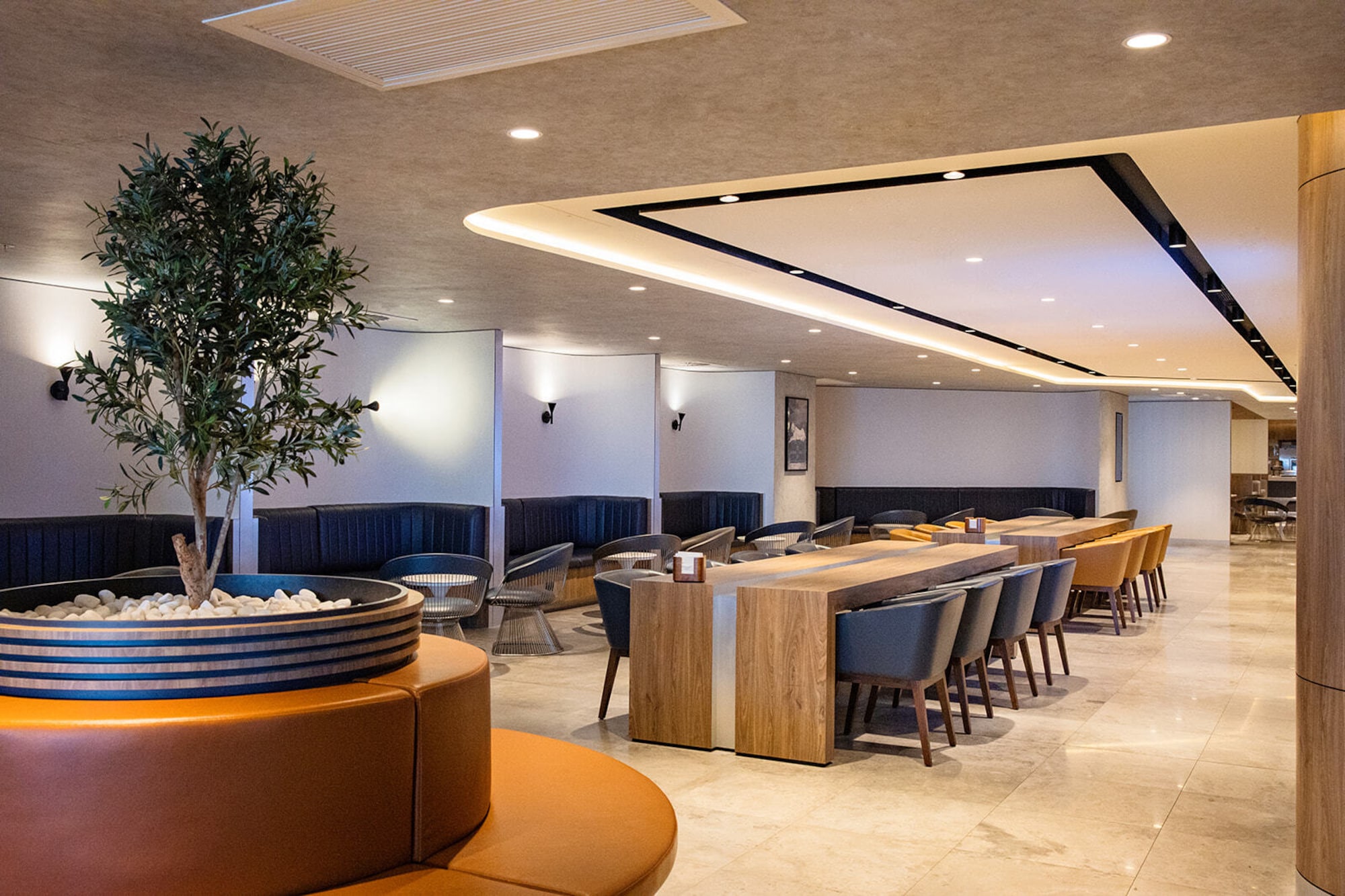 #4 of 5 images of The Centurion Lounge