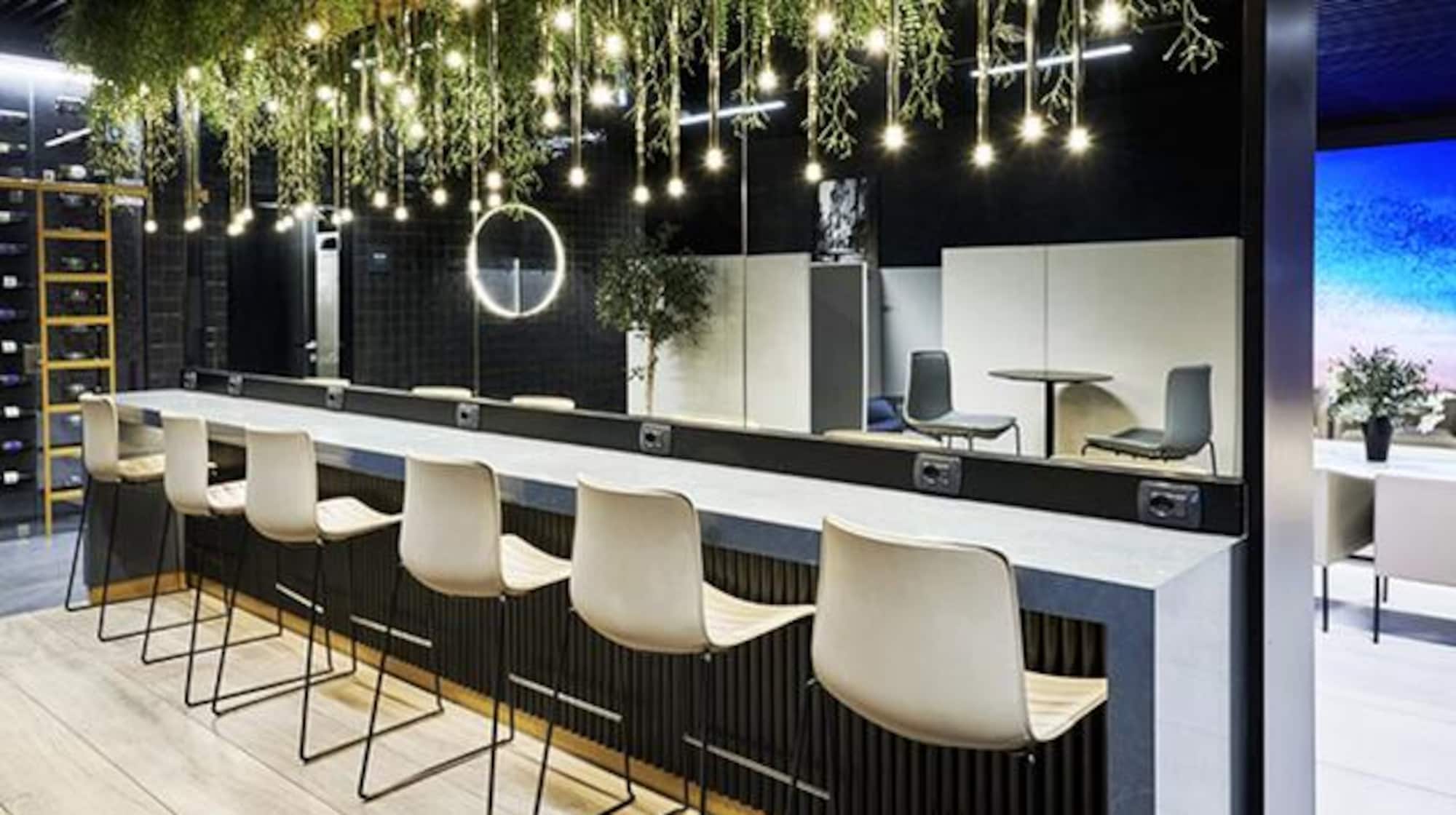 #5 of 5 images of Prima Vista Lounge Domus