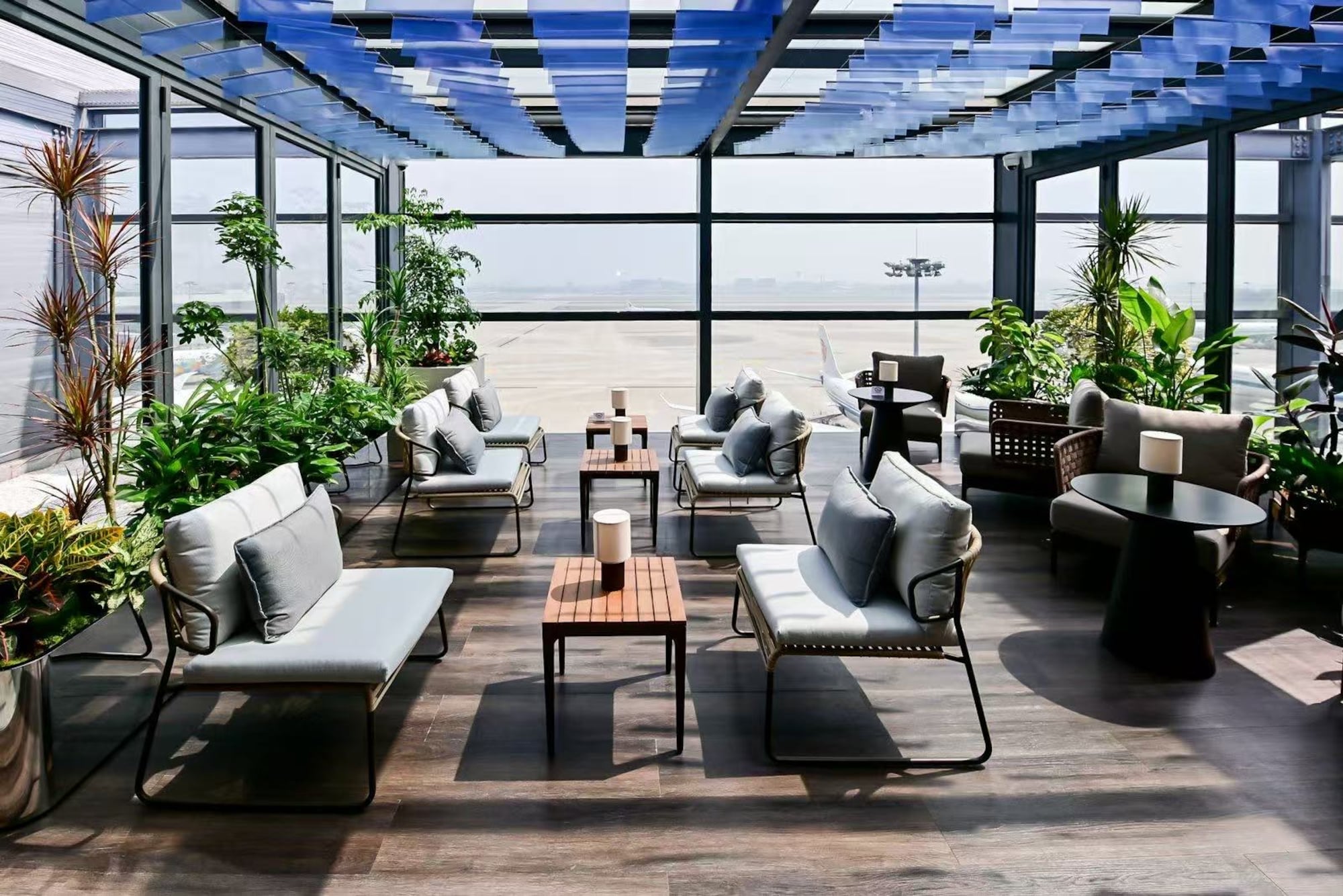 #2 of 5 images of American Express Lounge