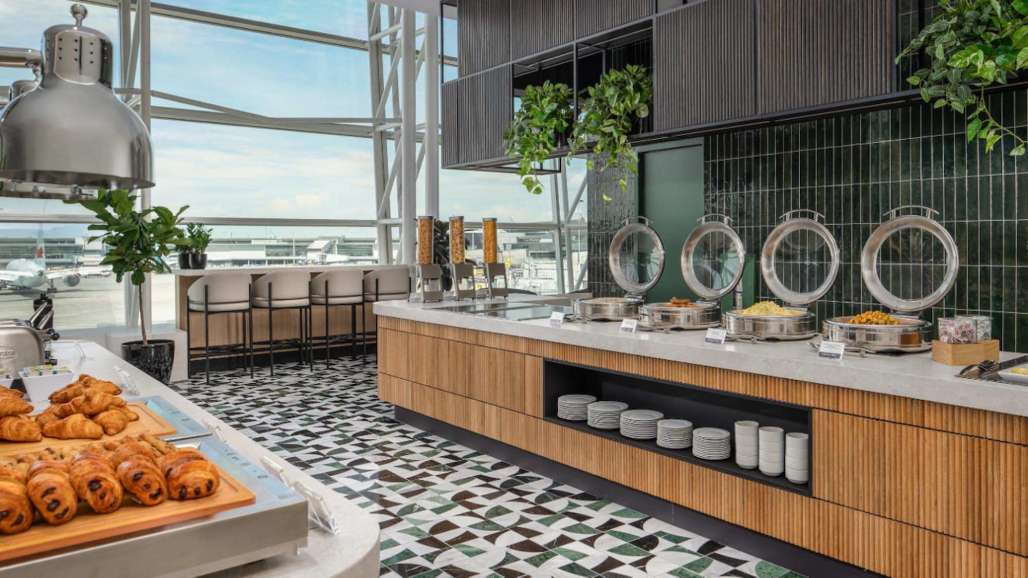 #3 of 5 slides of Desjardins Odyssey Lounge