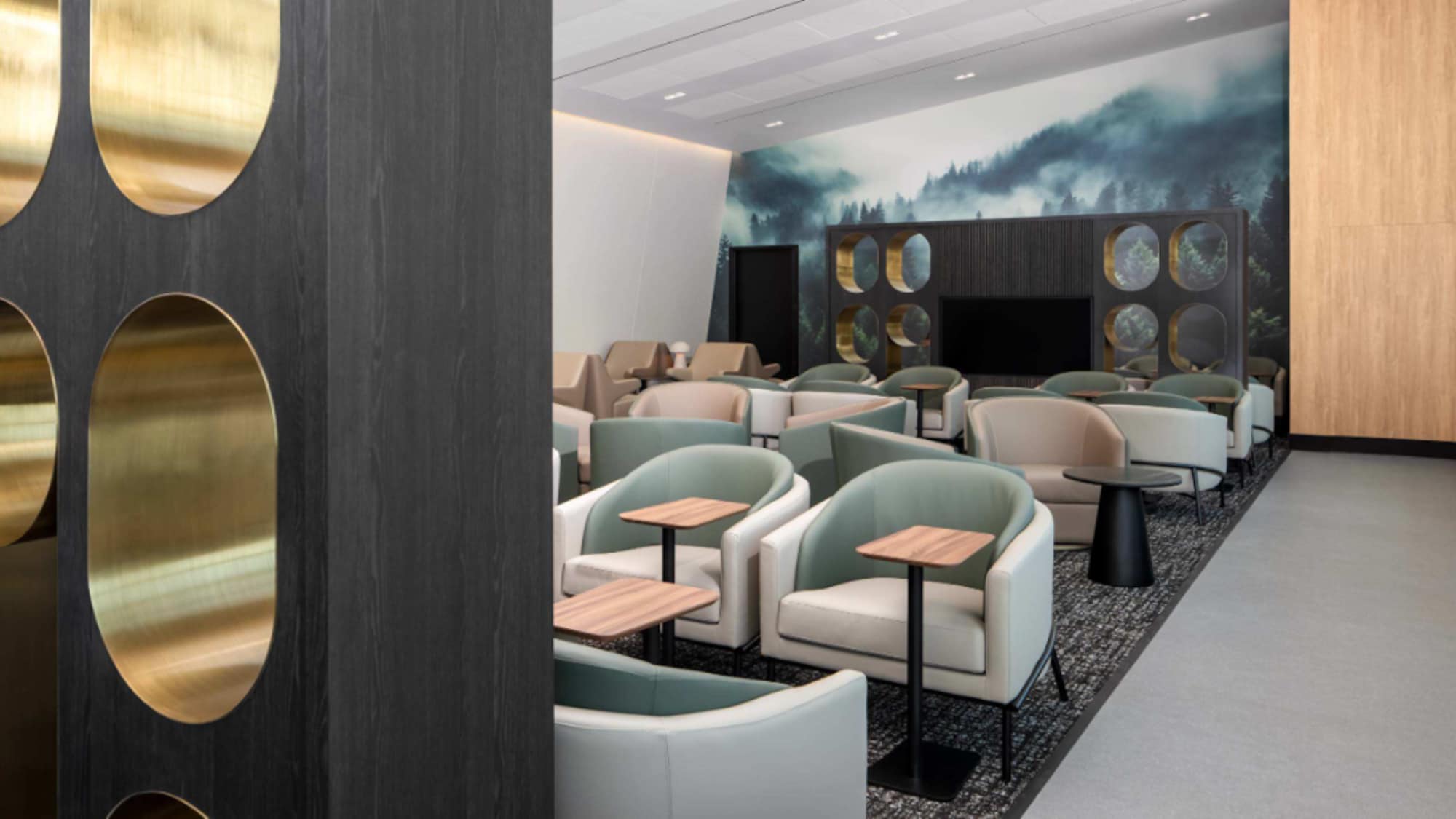 #5 of 5 slides of Desjardins Odyssey Lounge