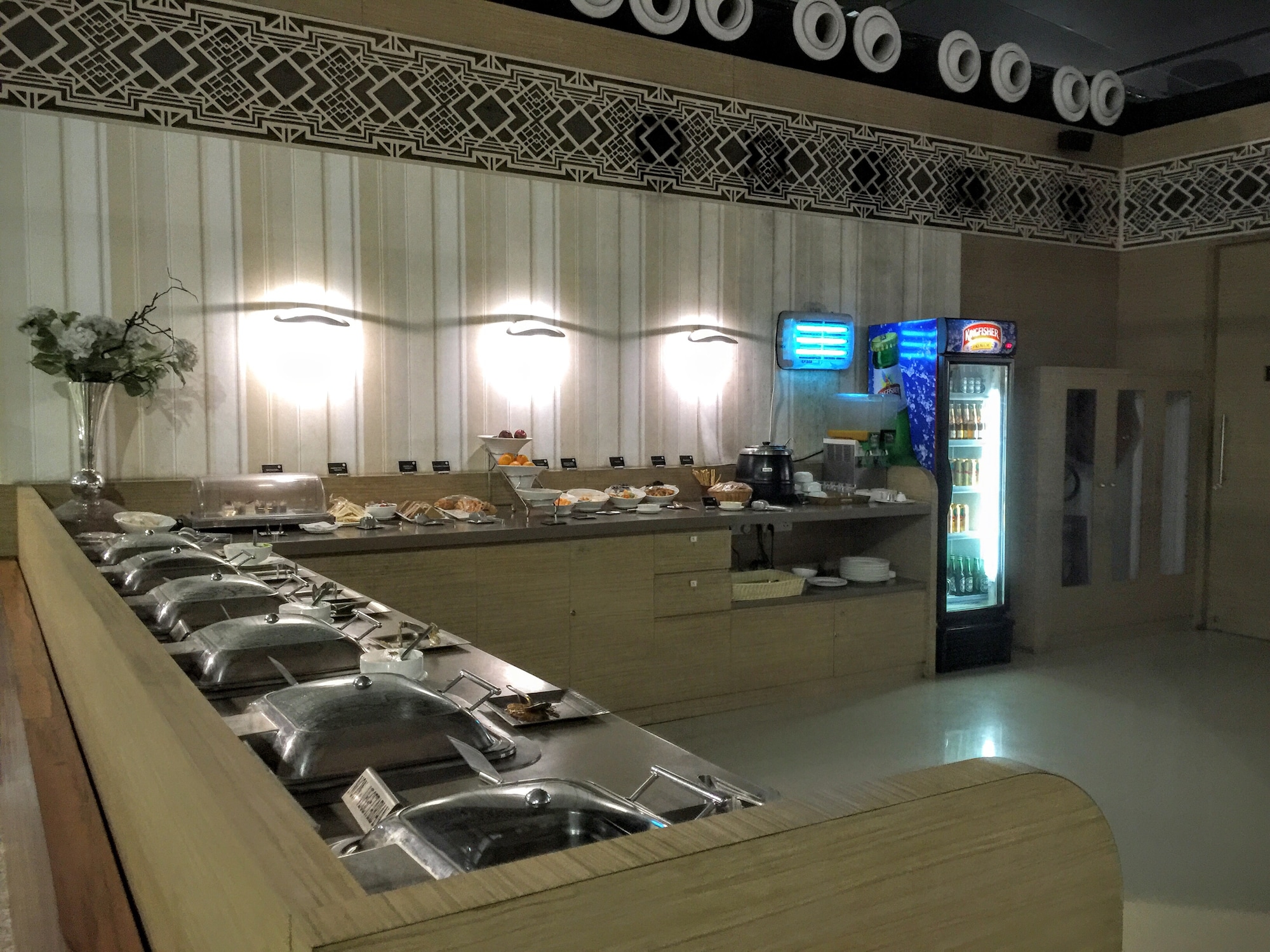 #2 of 2 images of Travel Club Lounge