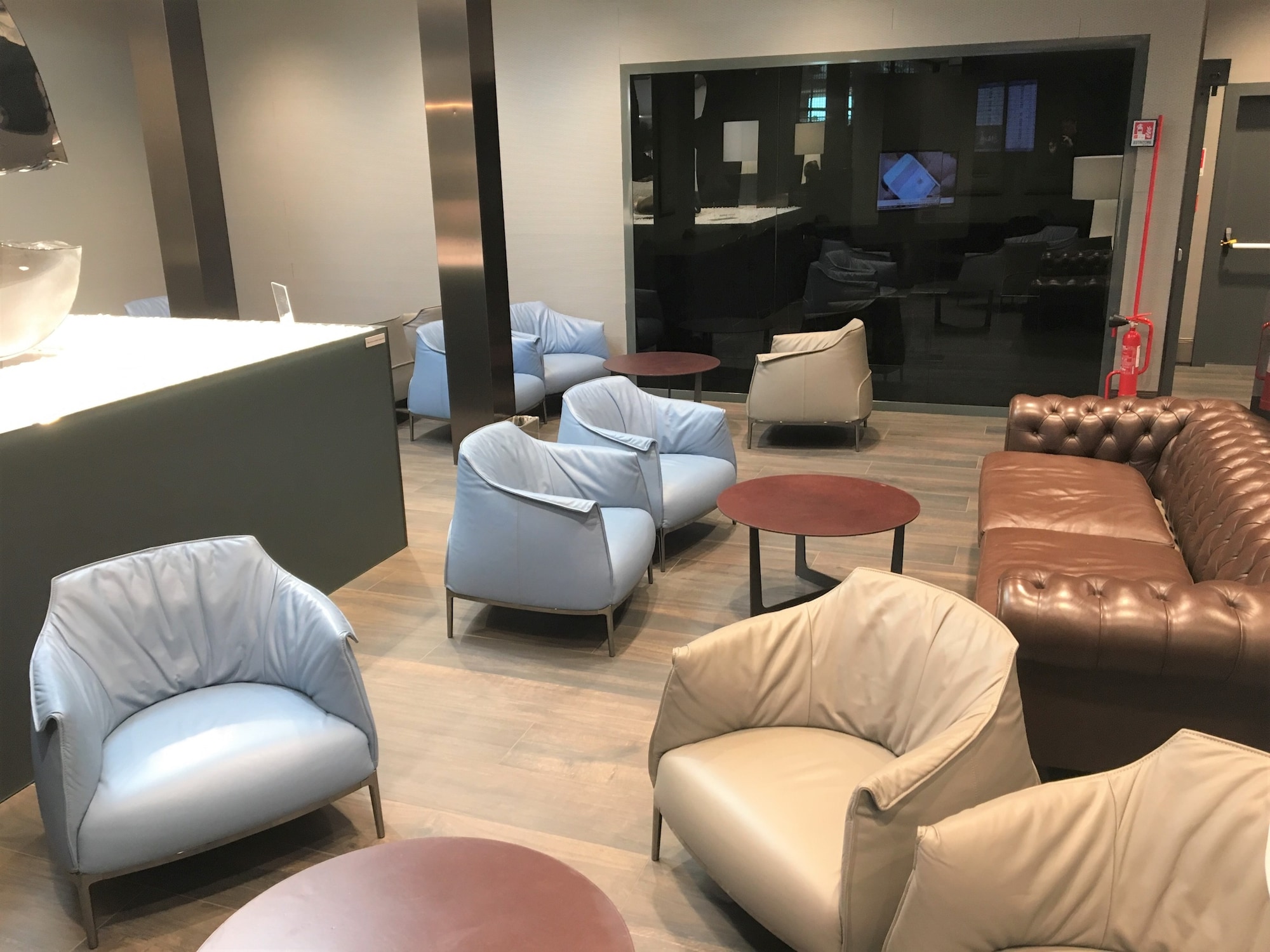 #2 of 5 images of Leonardo Exclusive Lounge