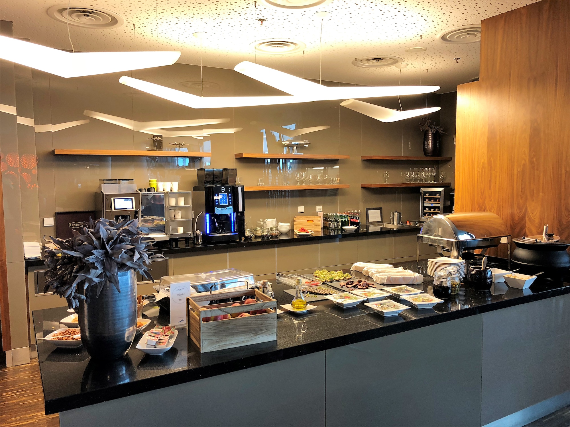 #2 of 5 images of Executive Lounge