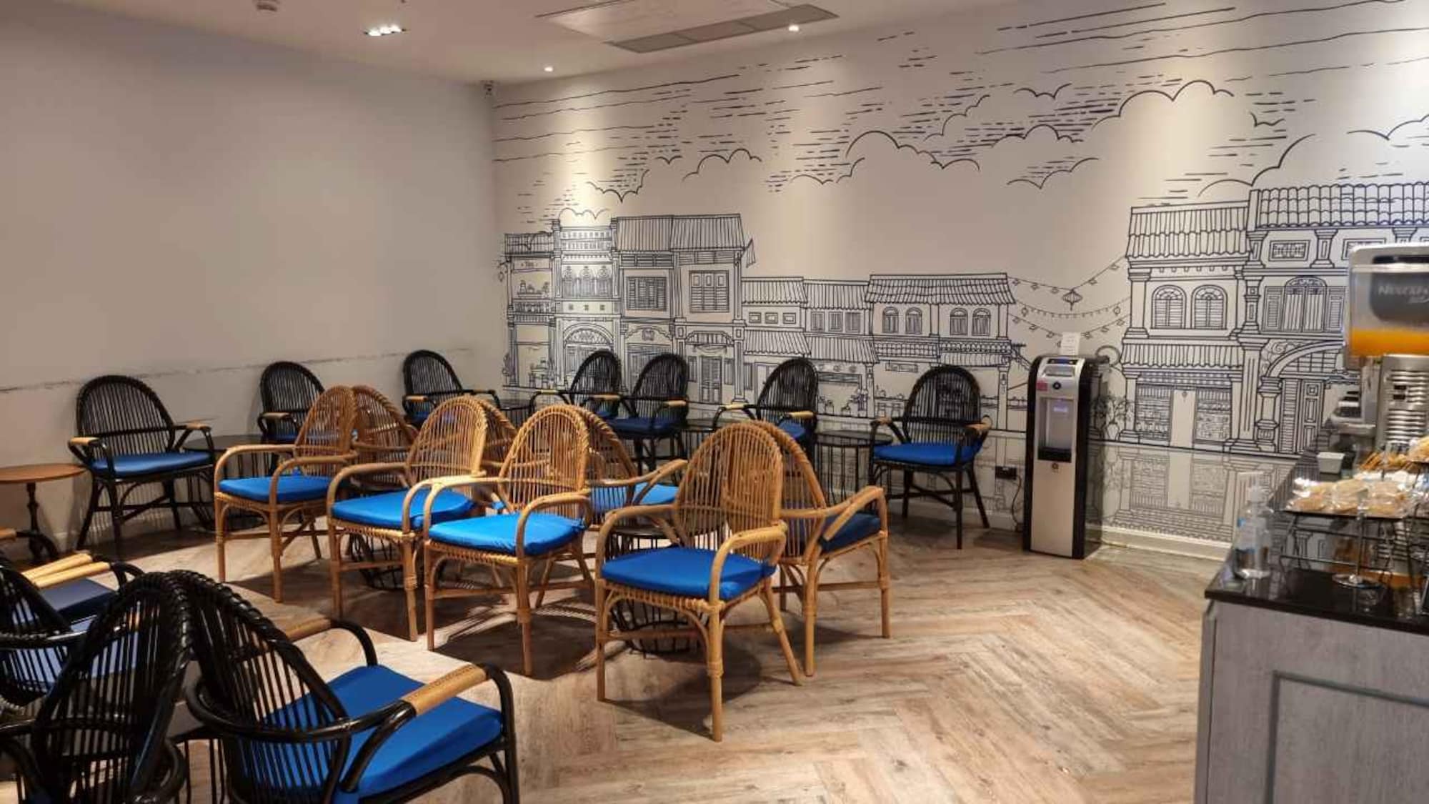 #1 of 5 images of Bangkok Airways Blue Ribbon Lounge