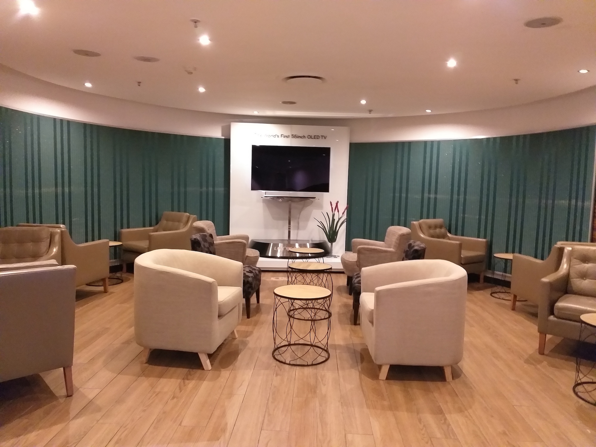 #2 of 5 images of Shongololo Lounge