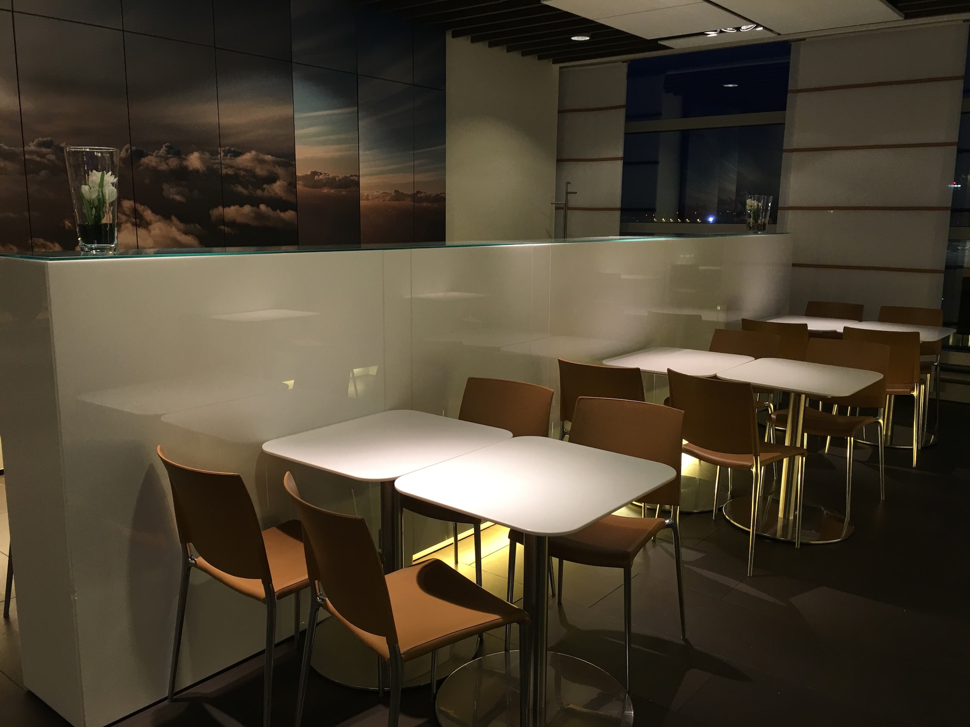 #4 of 5 images of Lufthansa Business Lounge (Schengen, Gate A26)