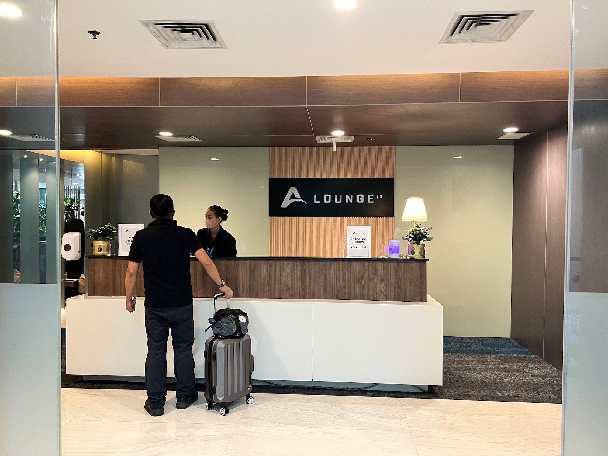 #2 of 5 images of A-Lounge