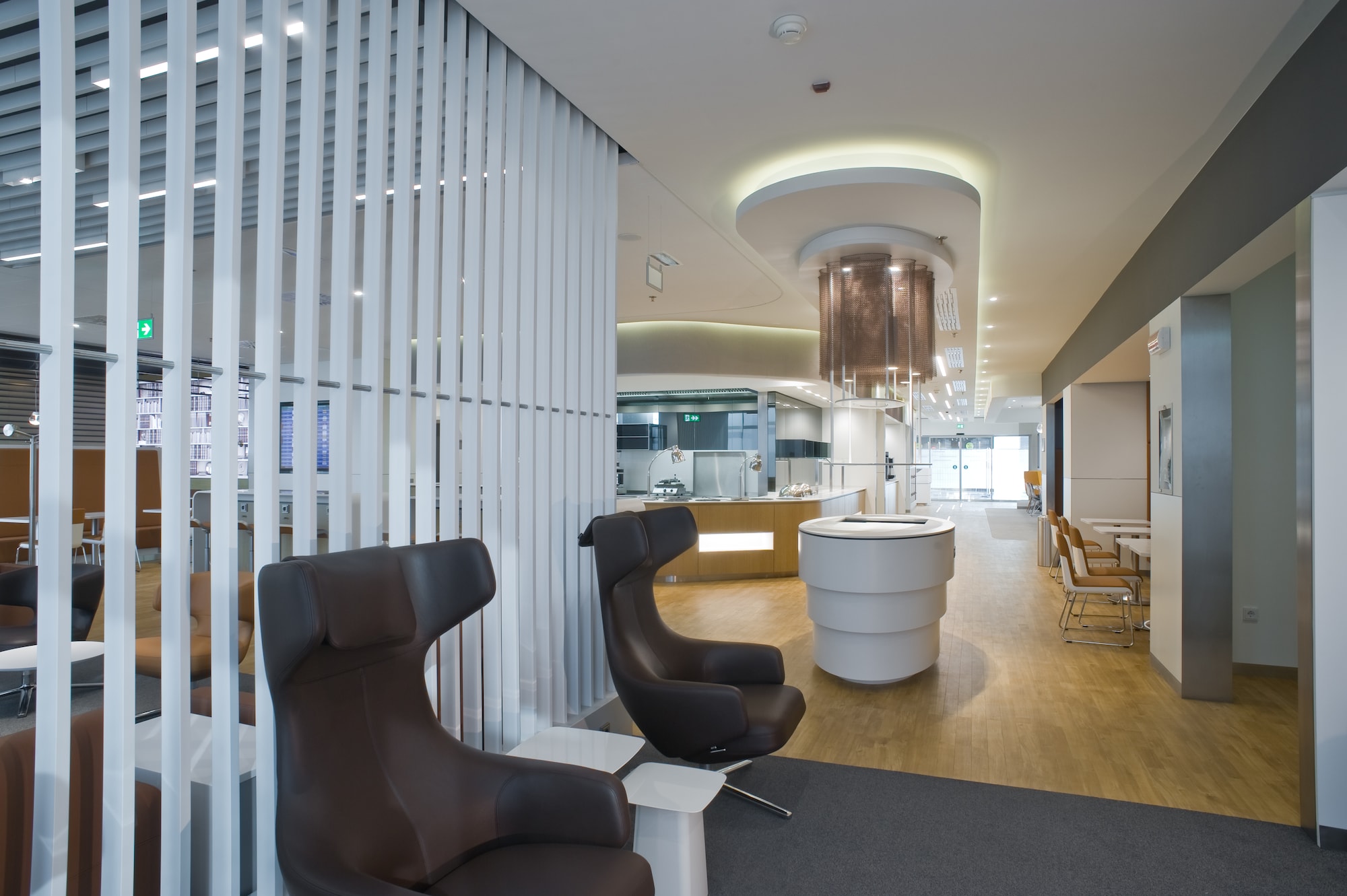 #4 of 5 images of Lufthansa Lounge