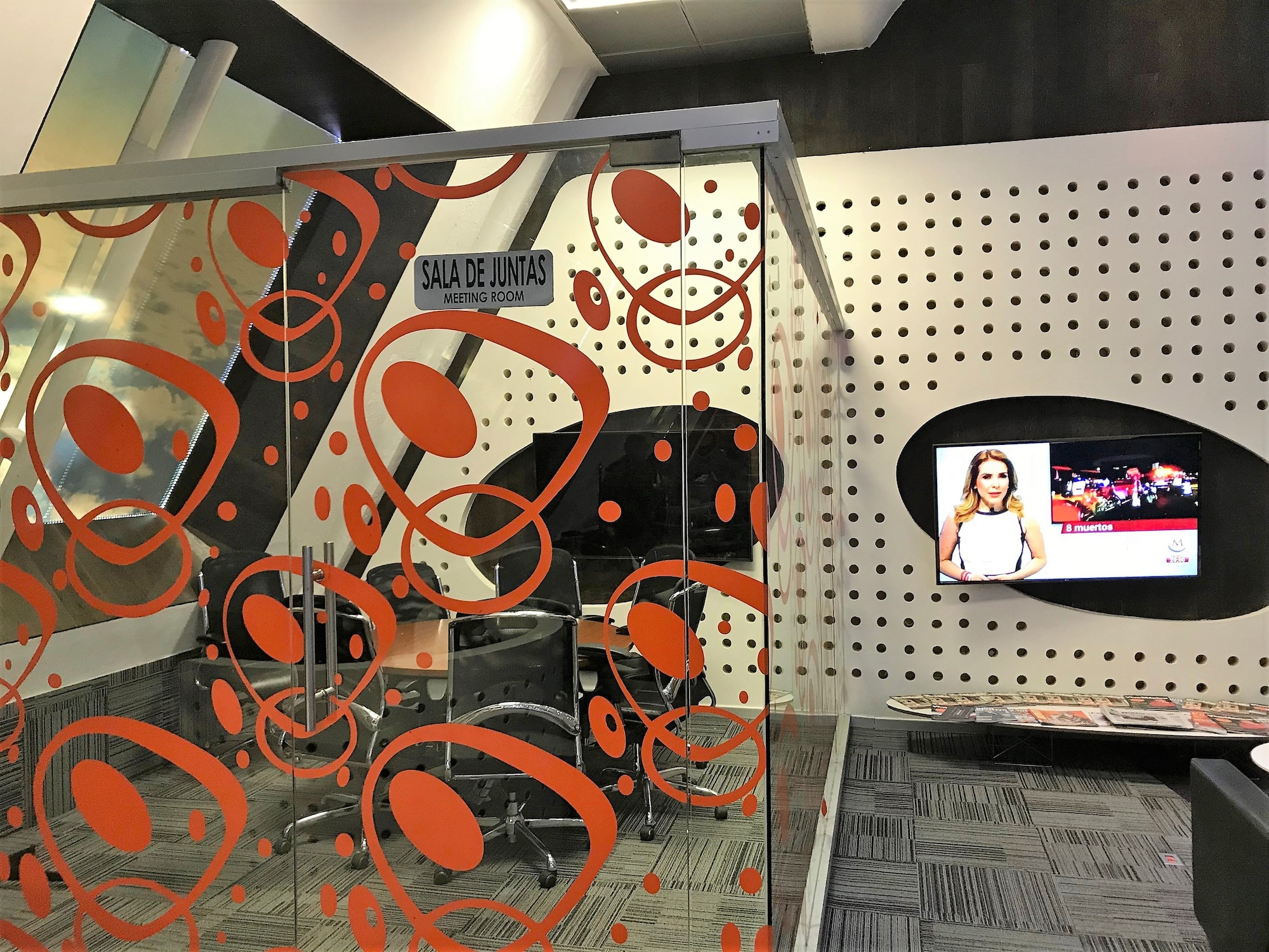 #5 of 5 images of VIP Lounge (West)