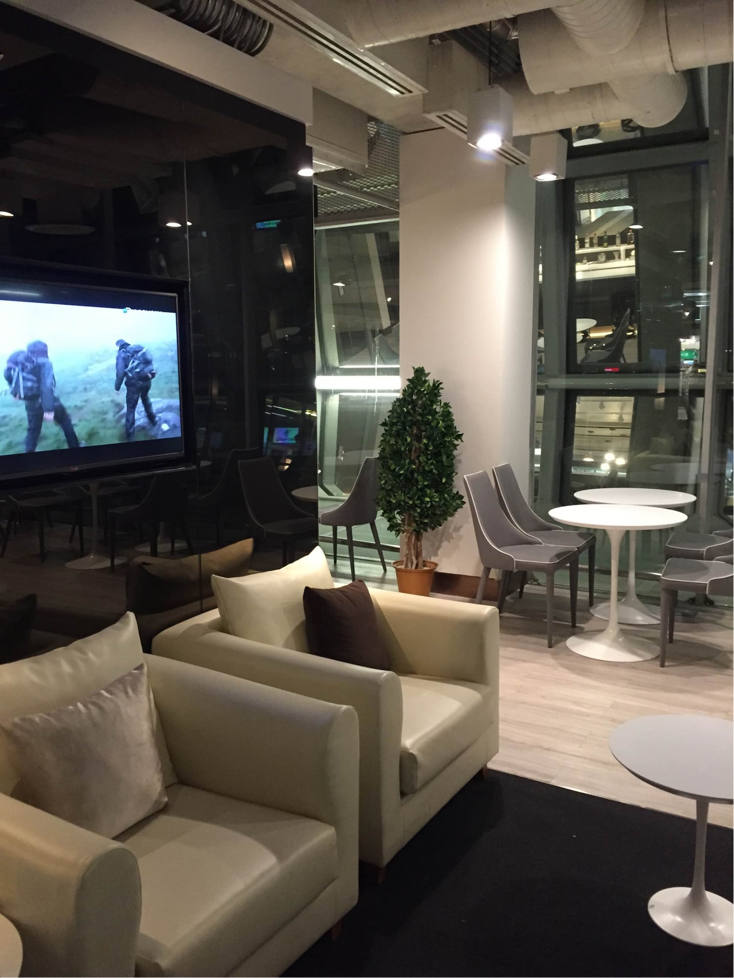 #4 of 5 images of Miracle First Class Lounge (Level 3)