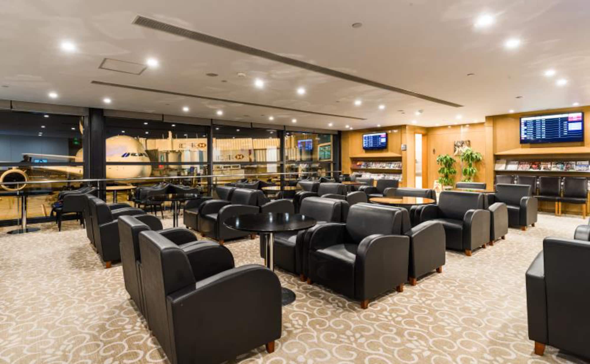 #4 of 4 images of No. 73 VIP Lounge