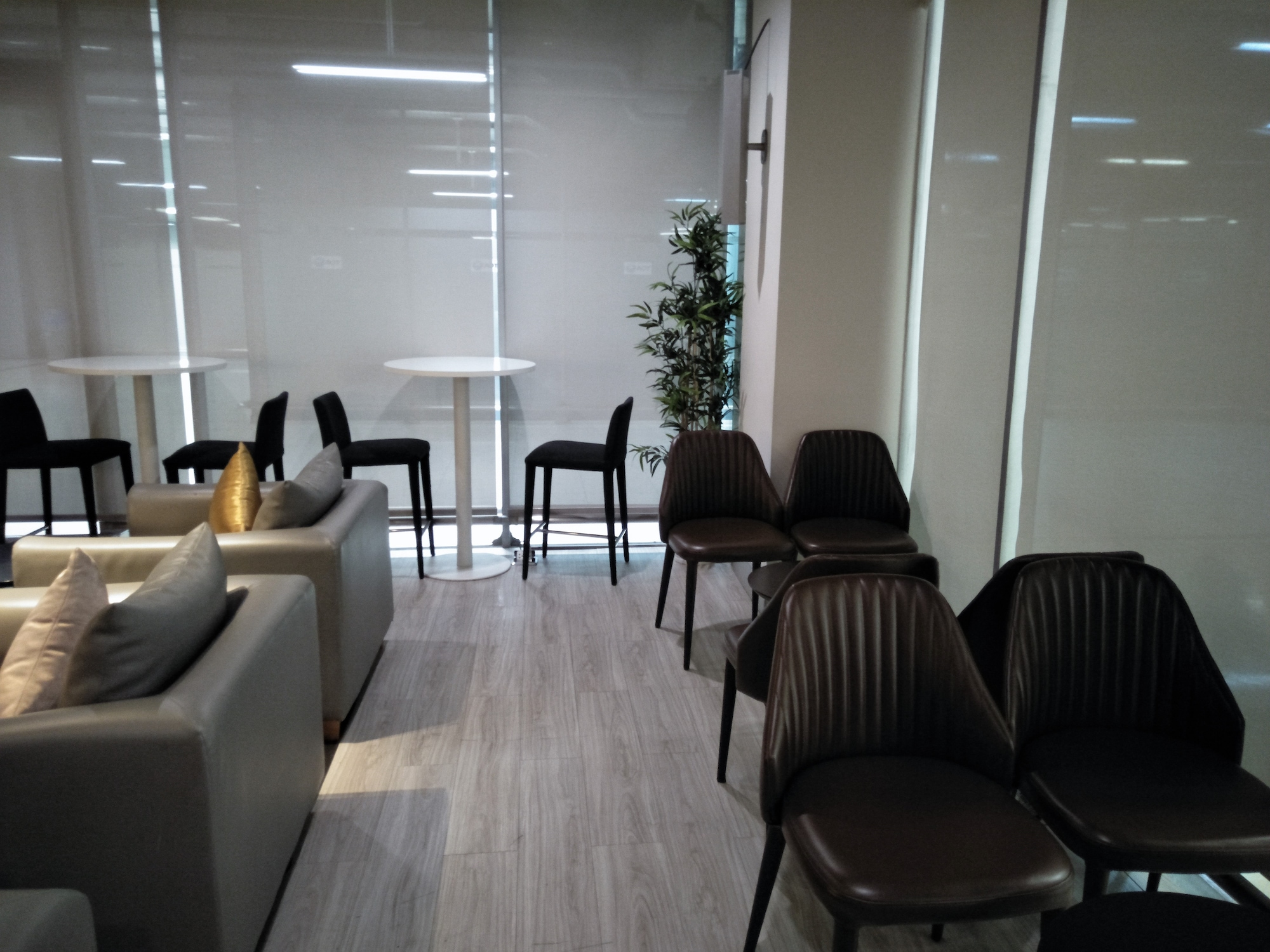 #1 of 5 images of Miracle First Class Lounge