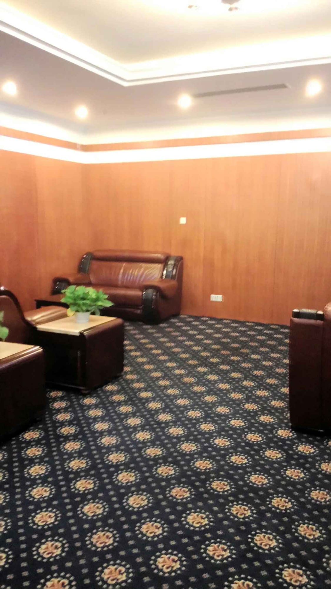 #1 of 3 images of First & Business Class Lounge
