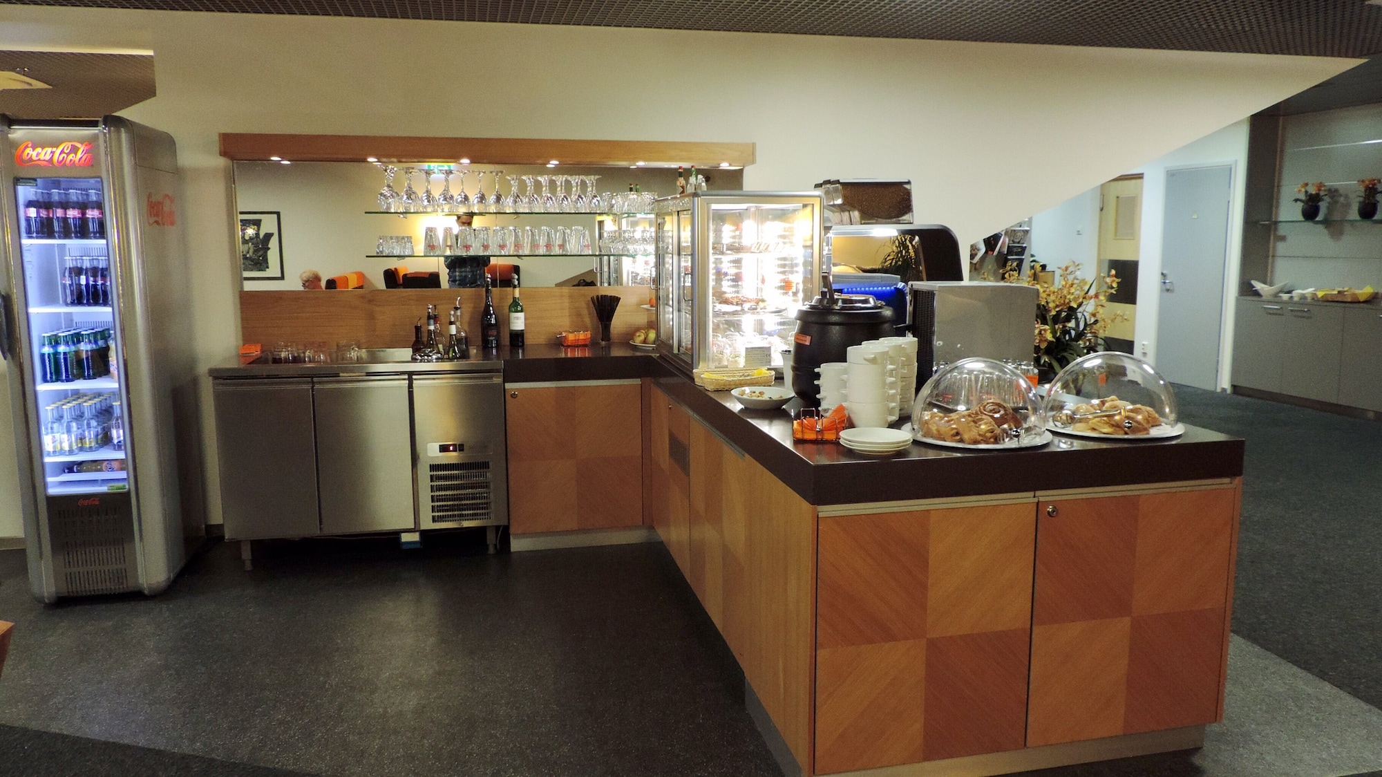 #3 of 5 images of Tallinn Airport Lounge