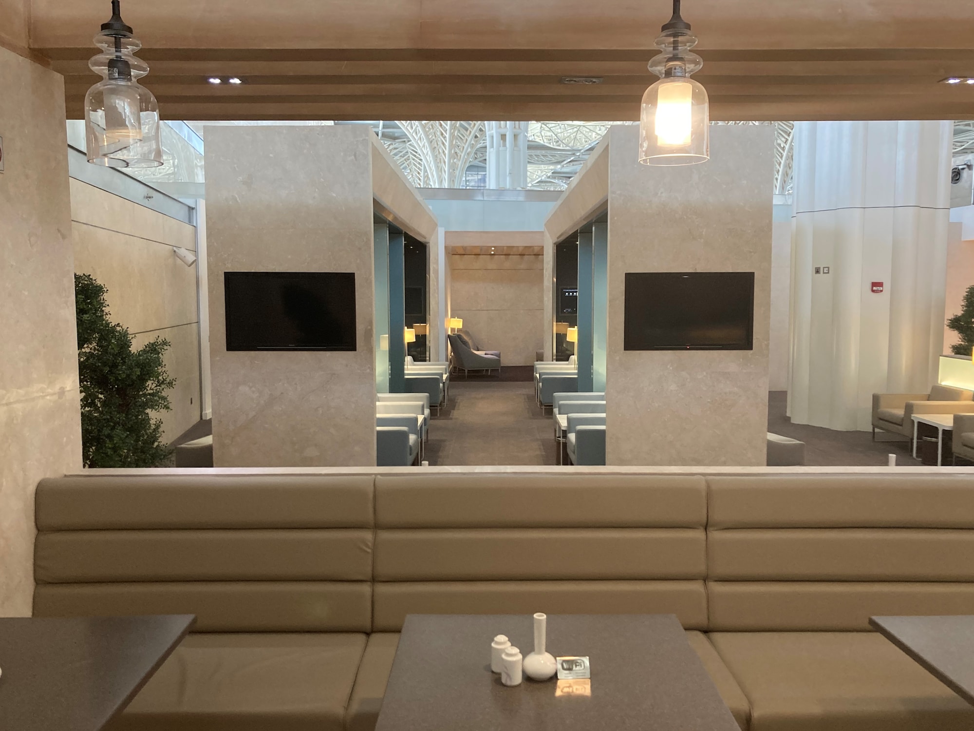 #3 of 5 images of Madinah Primeclass Lounge