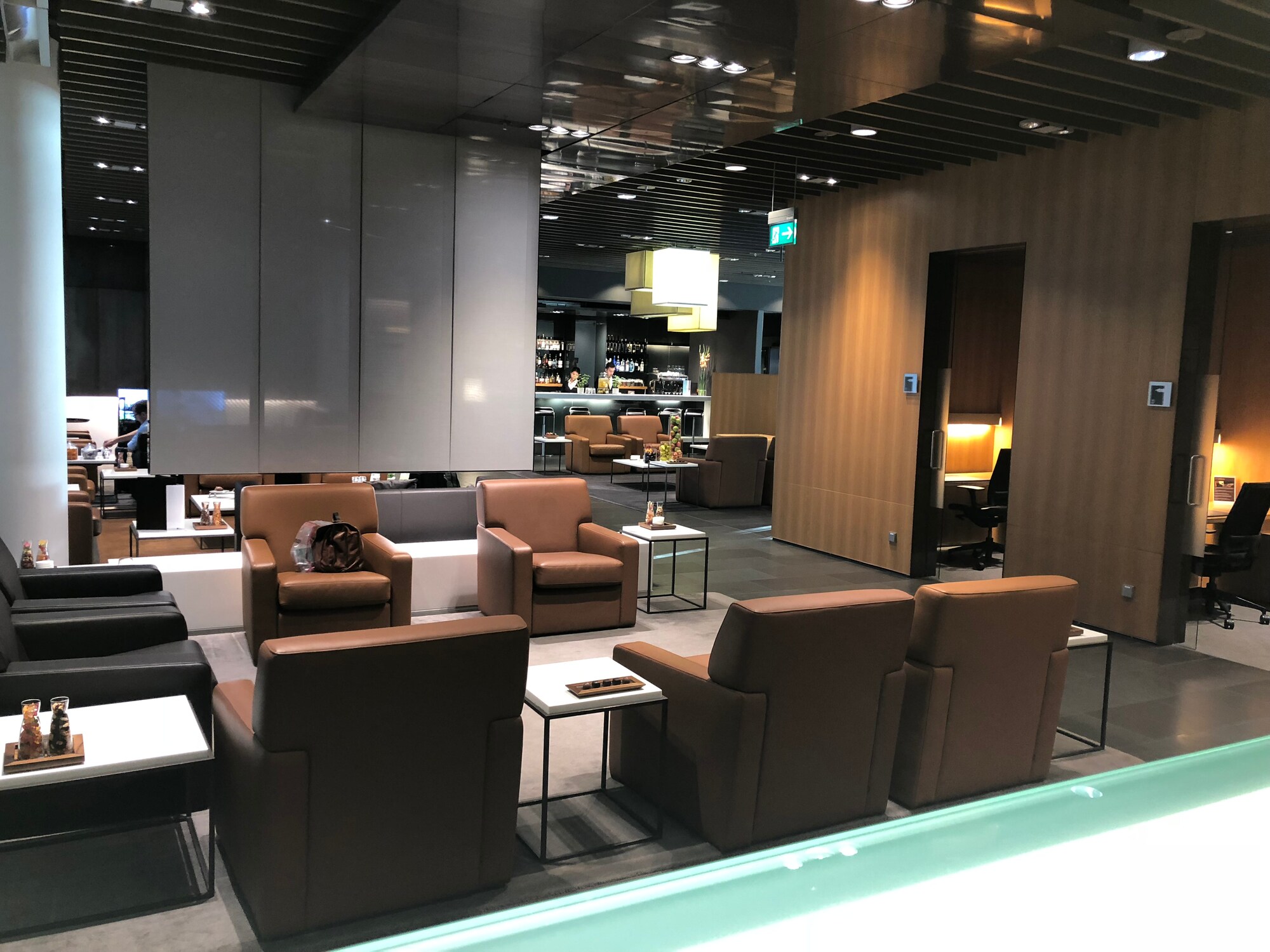 #3 of 5 images of Lufthansa First Class Lounge (Temporarily Closed)