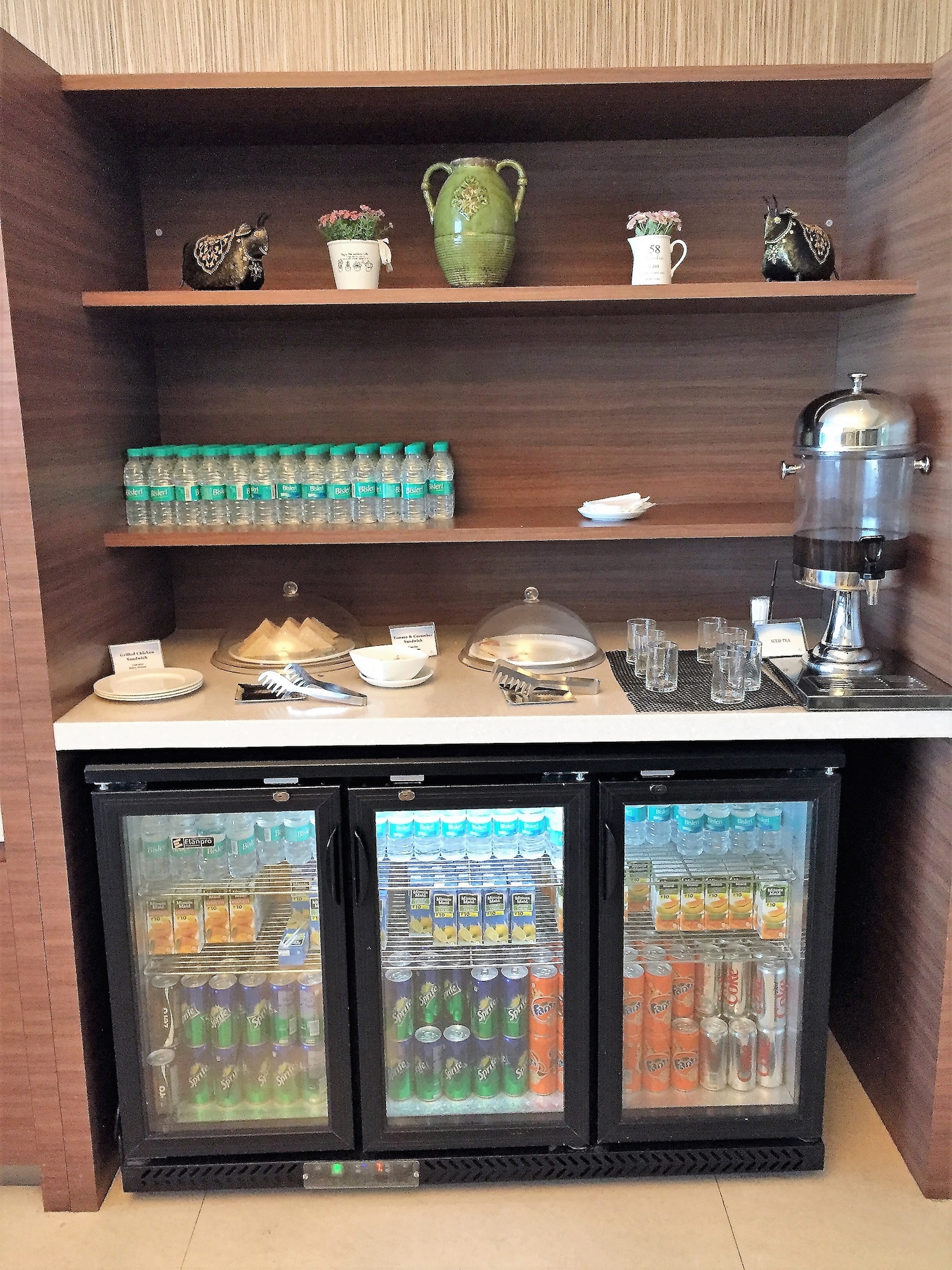 #5 of 5 images of Travel Club Lounge