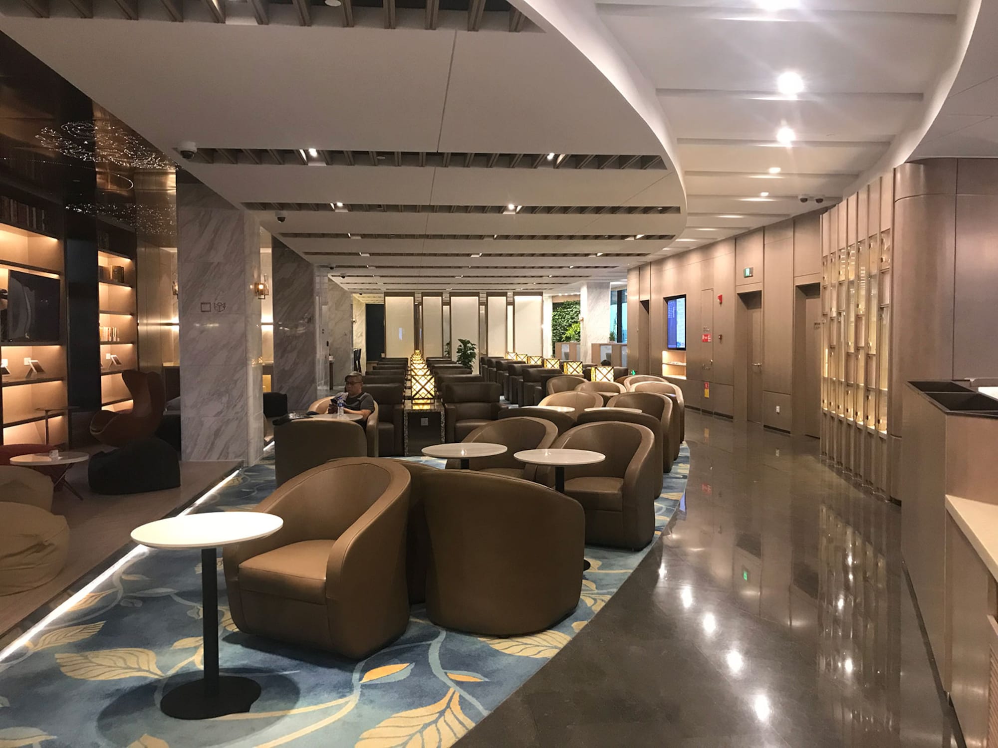 #3 of 3 images of V01 VIP International Lounge