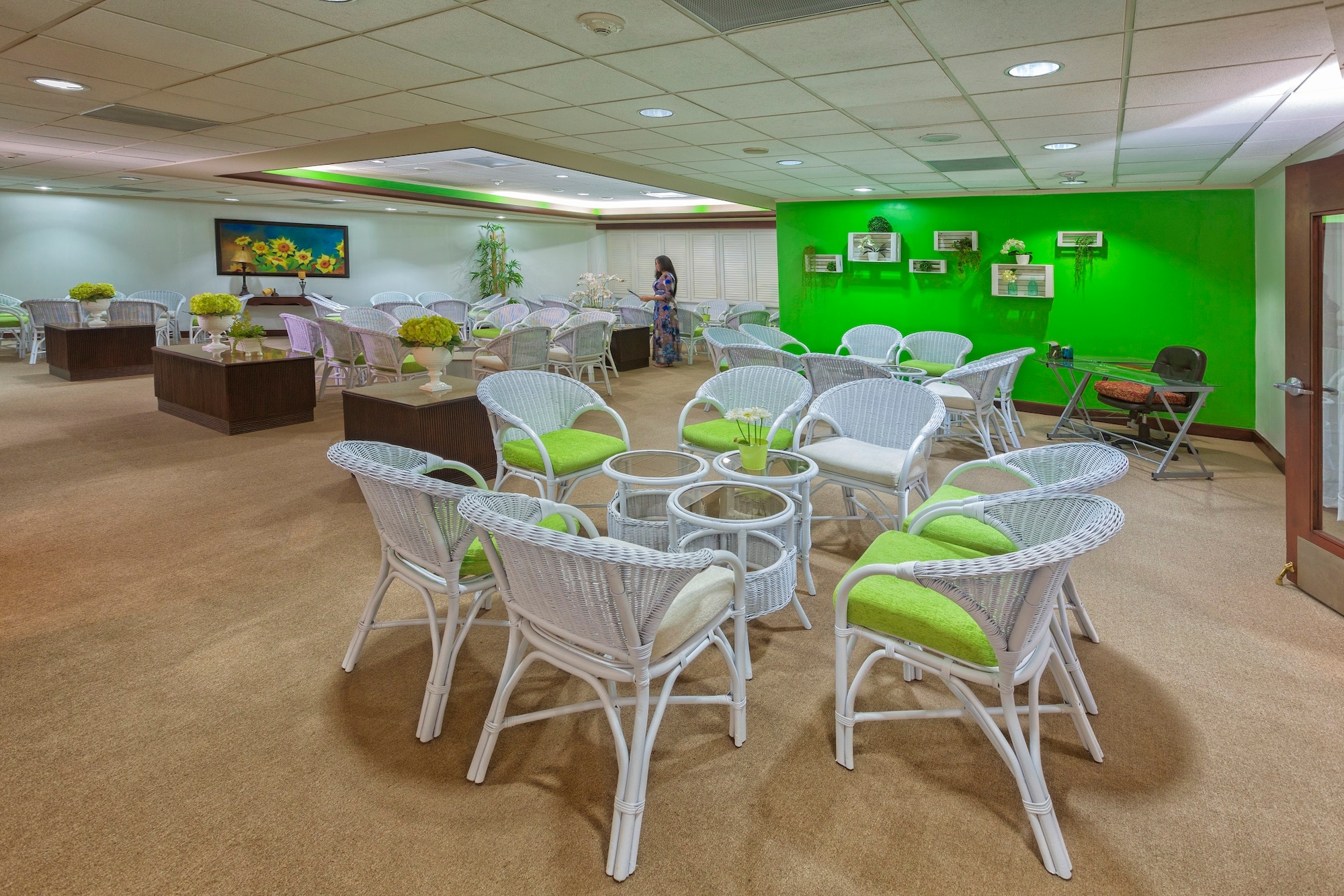 #1 of 3 images of Sala Larimar (Arrivals Lounge)