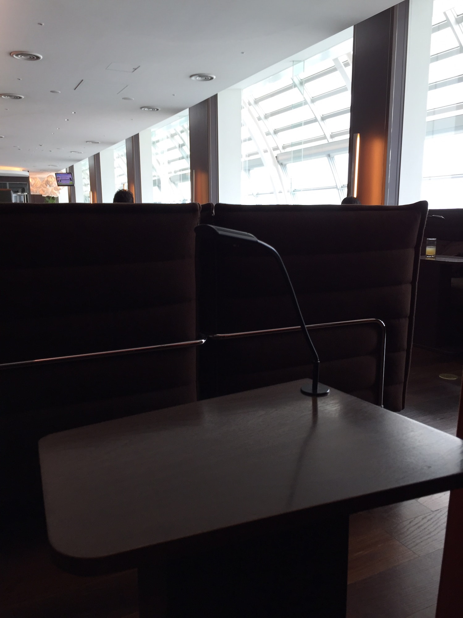 #3 of 5 images of Airport Lounge South