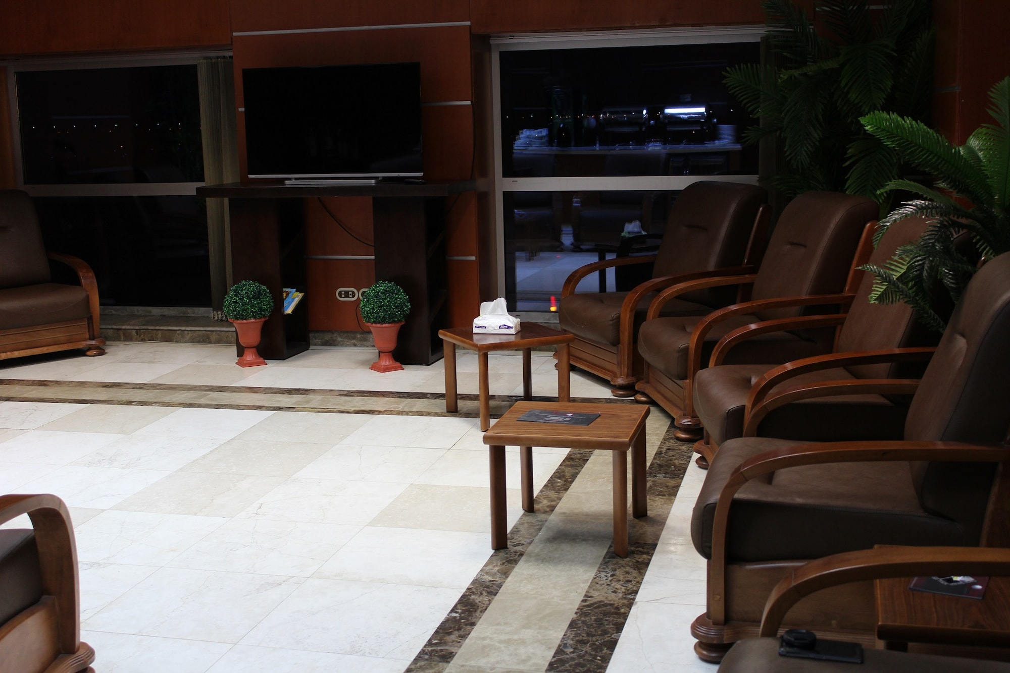 #3 of 5 images of Pearl Lounge (Landside)