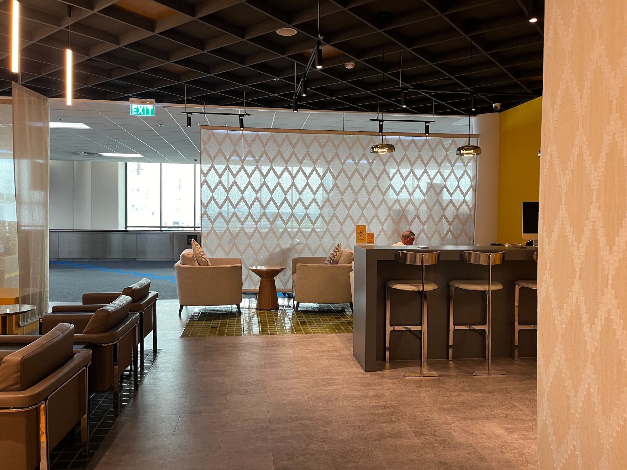 #2 of 5 images of Nok Air Lounge